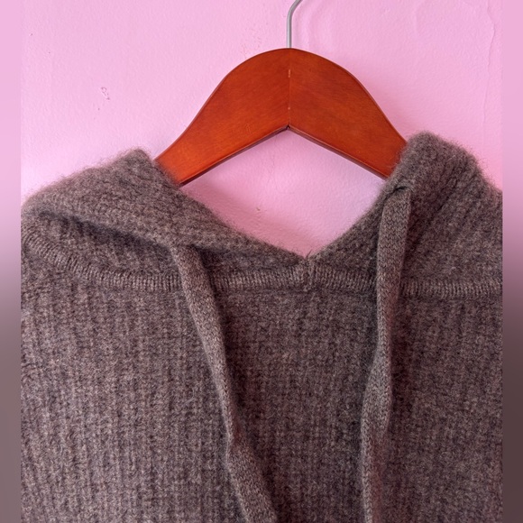 Quince Mongolian Cashmere Fisherman Pullover
Hoodie - Picture 5 of 14